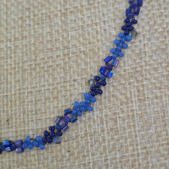 Elegant Blue Beaded Necklace - Picture 5 of 6